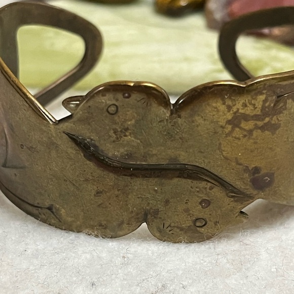 Back To Back Vintage Cat Cuff Bracelet - Picture 2 of 13